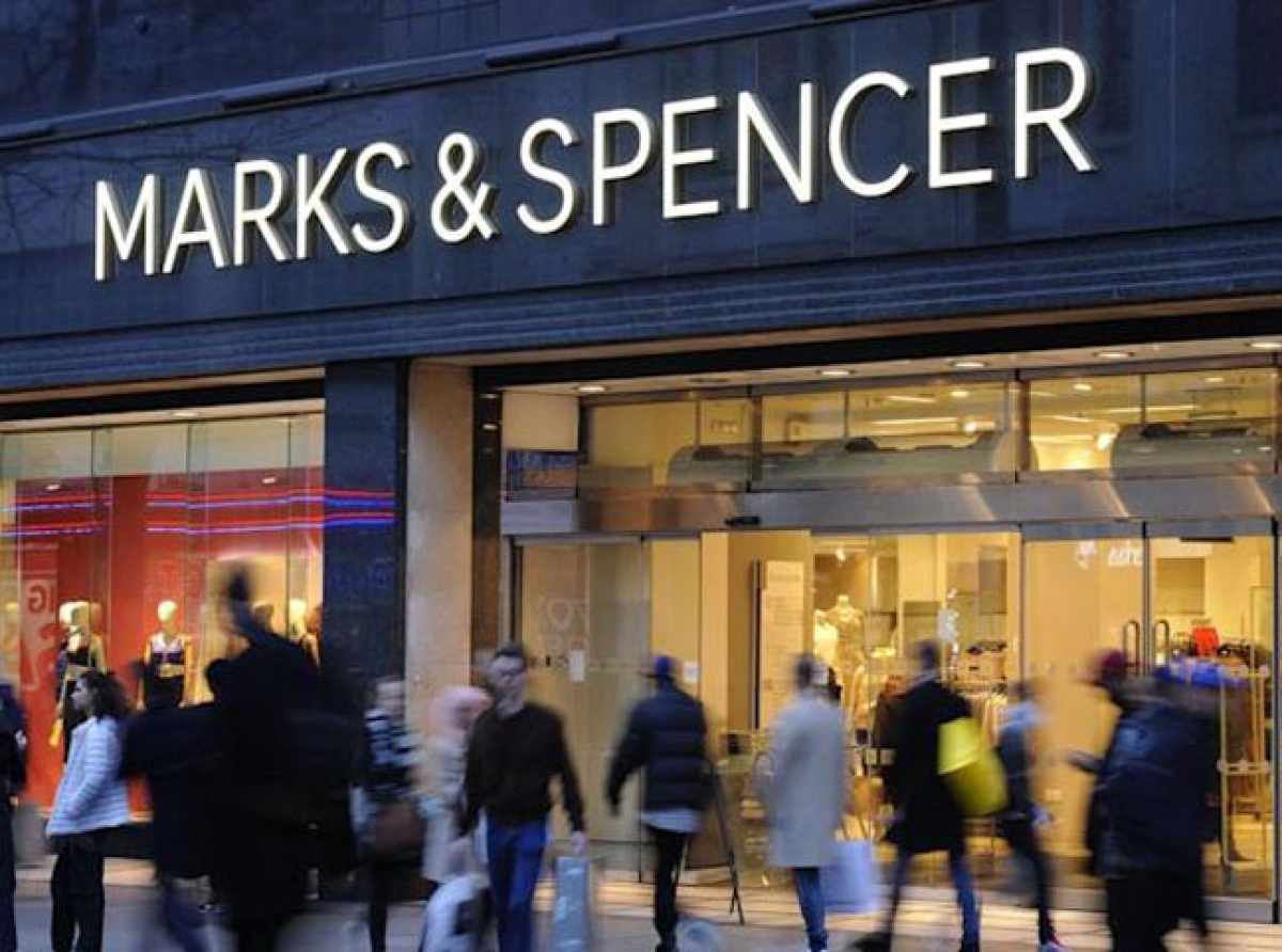 Marks & Spencer raises annual profits outlook