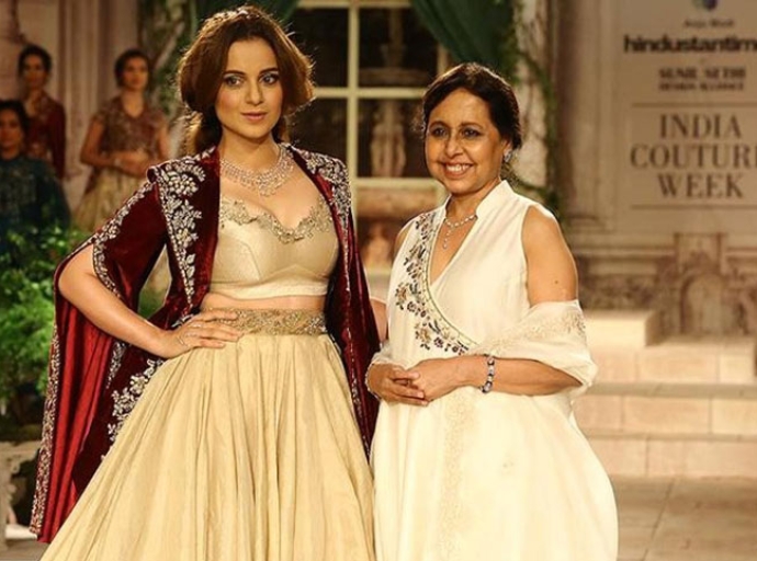 Anju Modi showcases couture collection @ India Couture Week