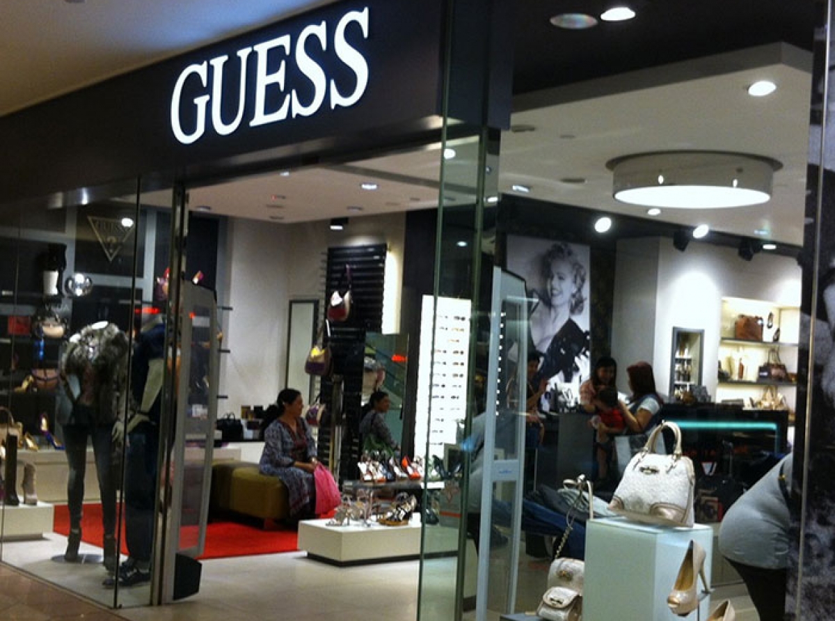 Color de malva Tutor Dibuja una imagen DLF Mall, Delhi-NCR new store brings back 'Guess' to the consumers