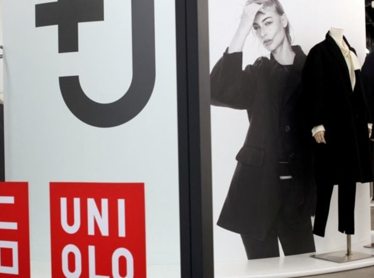 FAST RETAILING KEEPS YEARLY FORECAST UNCHANGED