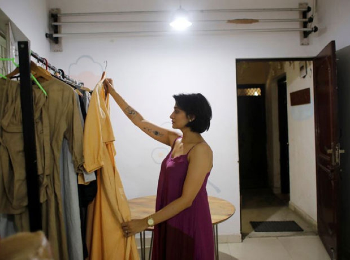 Designer Anjul Bhandari promotes Kaamdani technique in latest collection