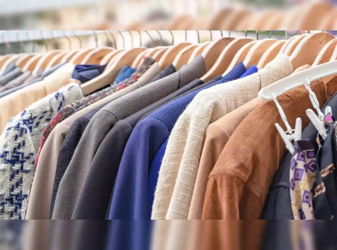 Clothing discounts, a mismatch between planned inventory and actual sales: Survey