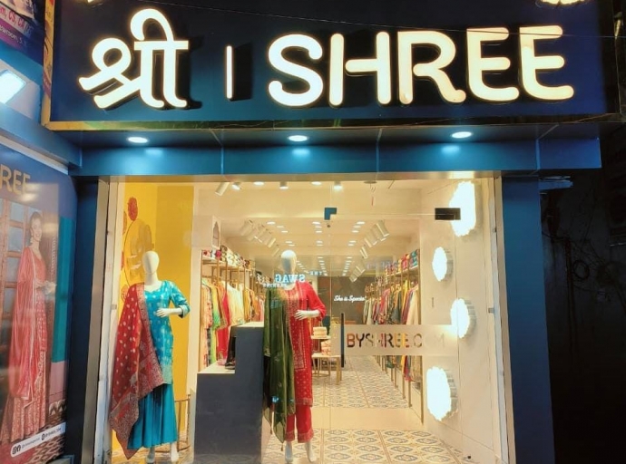 Employee Helpline 'Shree-Saathi' on Retail Employees' Day : SHR Lifestyles 